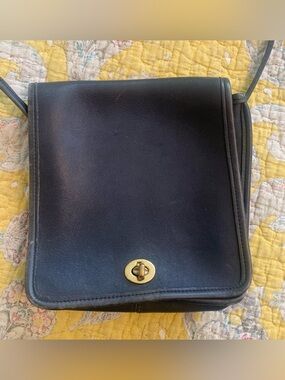 Vintage Coach Compact Pouch crossbody bag in black